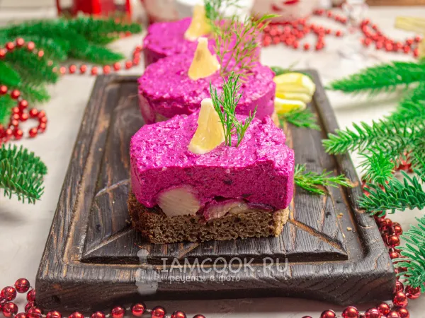 Фото блюда: Сельдь под шубой «Новогодние свечи»