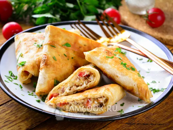 Фото блюда: Треугольники из лаваша с тунцом