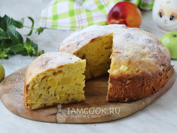 Фото блюда: Шарлотка с яблоками и нектаринами