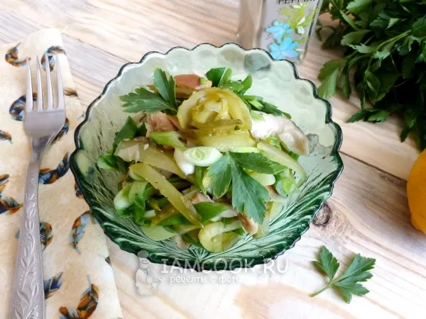 Фото блюда: Салат из соленых огурцов и грибов