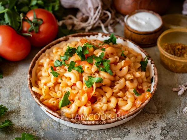 Фото блюда: Макароны с помидорами и чесноком