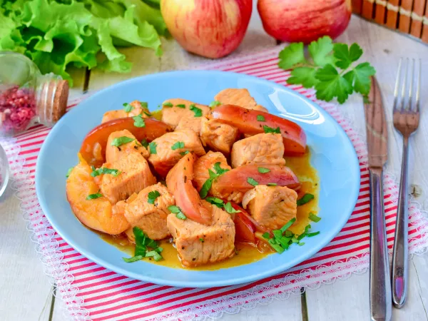 Фото блюда: Тушеная индейка с яблоками