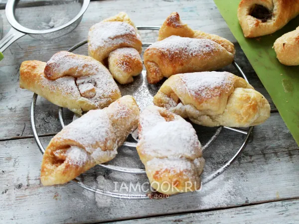 Фото блюда: Слоеные рогалики с яблоком и корицей