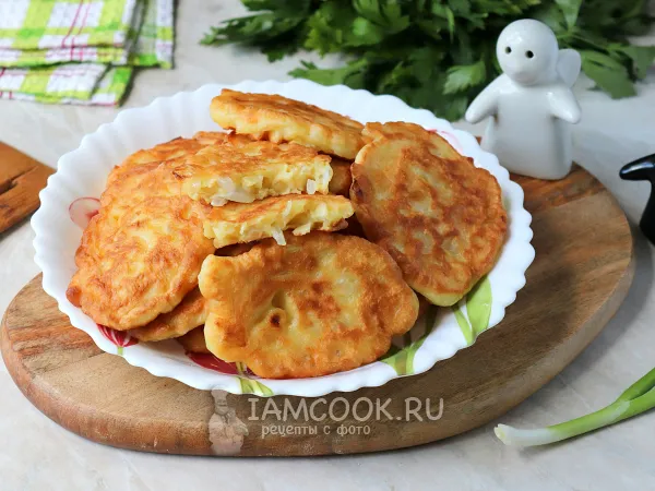 Фото блюда: Луковые оладьи на кефире на сковороде