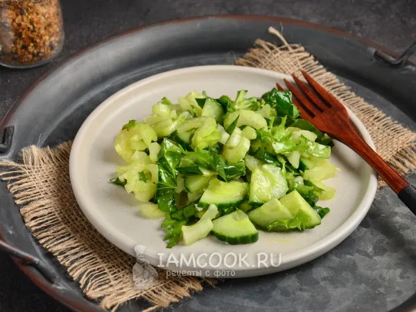 Фото блюда: Салат со шпинатом и сельдереем