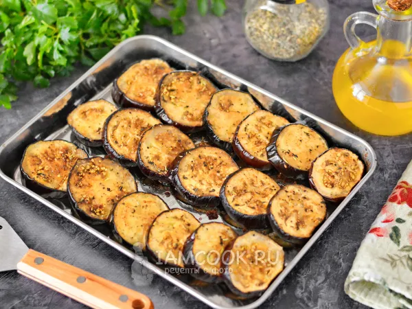 Фото блюда: Баклажаны, запеченные на противне в духовке