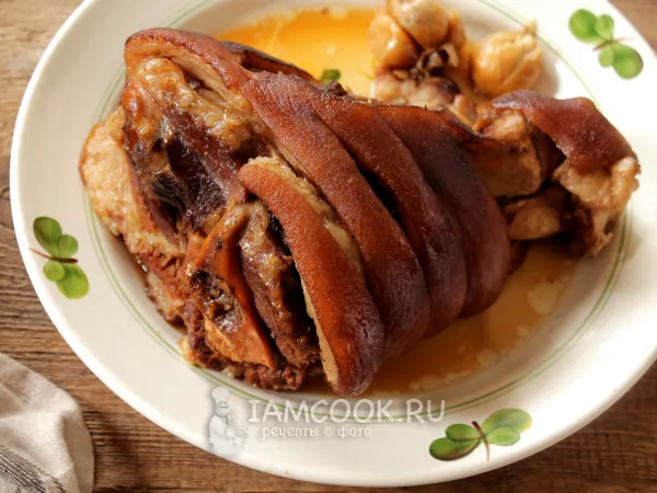 Фото блюда: Рулька по-китайски (в соевом соусе)