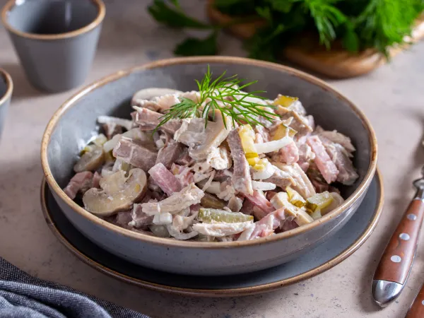 Фото блюда: Салат «Фаворит» (классический)