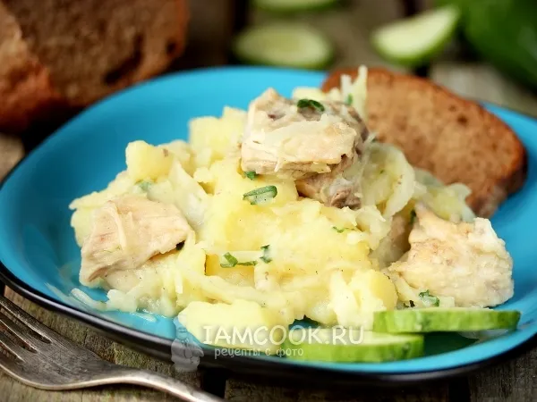 Фото блюда: Картофель с курицей и капустой в мультиварке