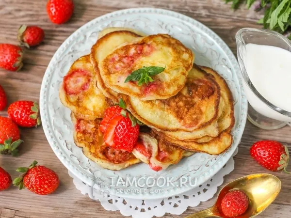 Фото блюда: Оладьи с клубникой