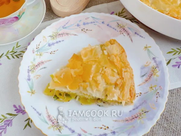 Фото блюда: Пирог из греческого теста филло с картофелем и луком-пореем