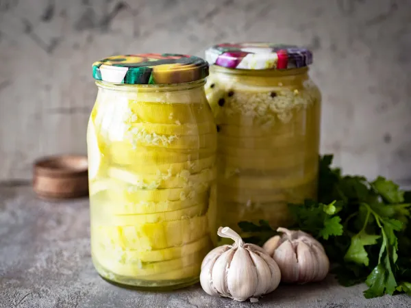 Фото блюда: Маринованные кабачки с чесноком на зиму