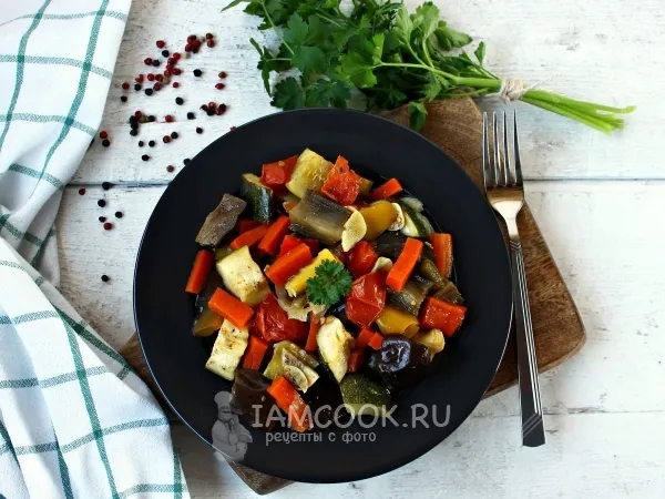 Фото блюда: Соте из баклажанов и кабачков в мультиварке