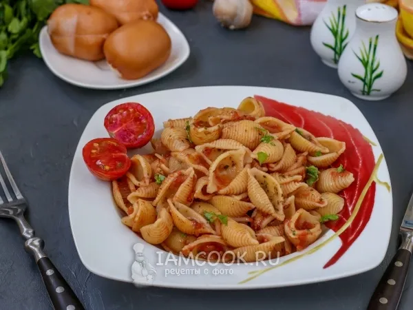 Фото блюда: Паста с томатным соусом и ароматными травами