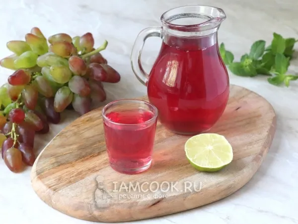 Фото блюда: Компот из винограда и смородины