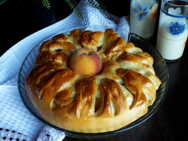 Фото блюда: Дрожжевой пирог с персиками