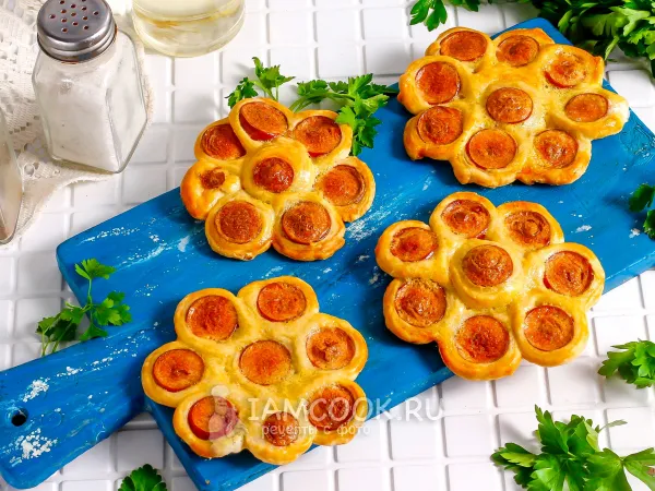 Фото блюда: Сосиска в тесте «Ромашка»