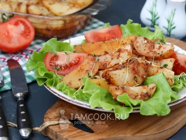 Фото блюда: Картофель, запечённый в помидорном соусе