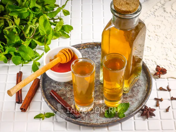 Фото блюда: Крамбамбуля (белорусская настойка)