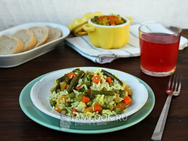 Фото блюда: Рис с овощами в горшочках в духовке