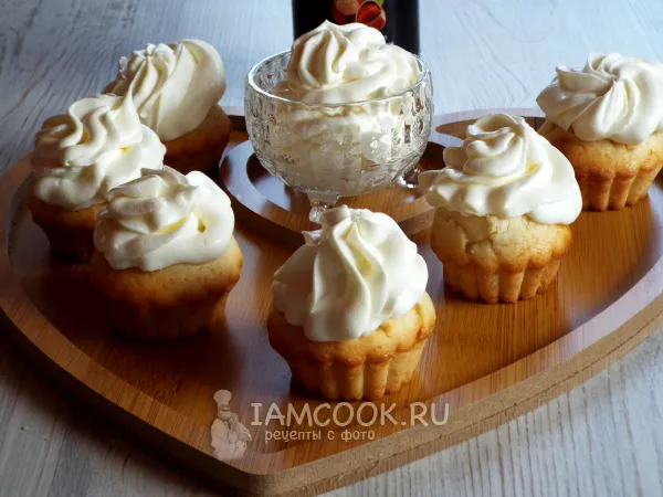 Фото блюда: Крем для капкейков из сливок (+простые капкейки)