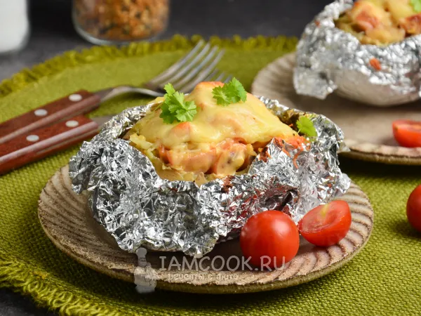 Фото блюда: Крошка-картошка с сосисками в горчице