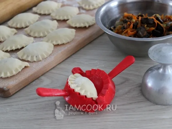 Фото блюда: Вареники с грибами и овощами