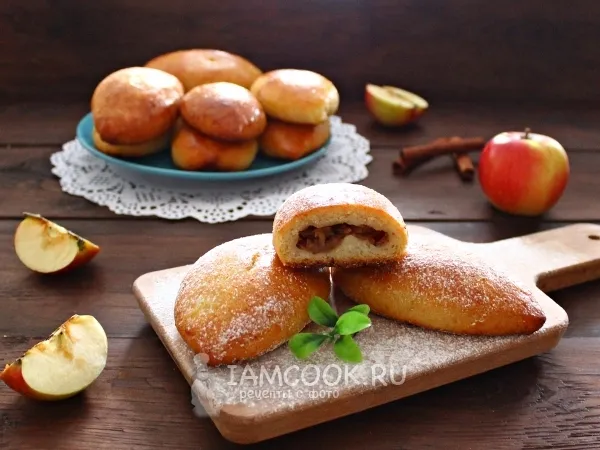 Фото блюда: Пирожки с яблоком и корицей