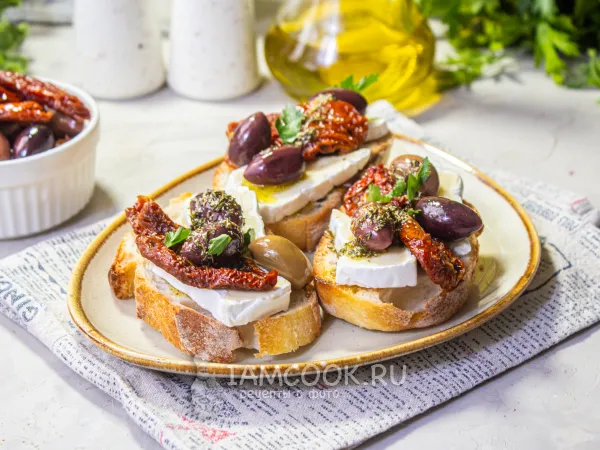 Фото блюда: Брускетта из вяленых томатов с оливками