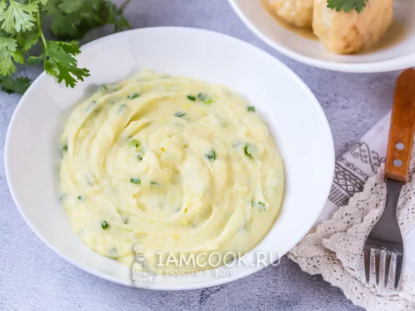 Фото блюда: Картофельное пюре с сыром и зеленым луком