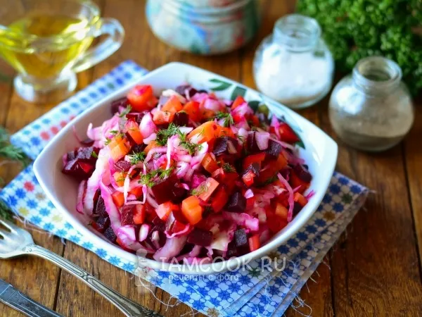 Фото блюда: Салат из свеклы с квашеной капустой