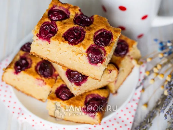 Фото блюда: Творожный пирог с вишней