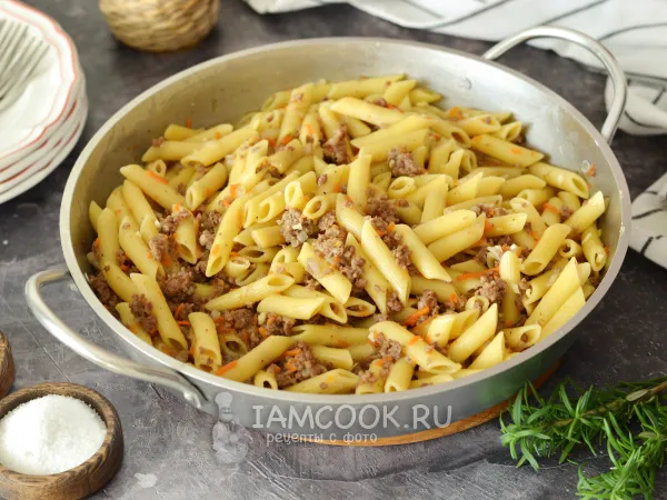 Фото блюда: Макароны с говяжьим фаршем на сковороде