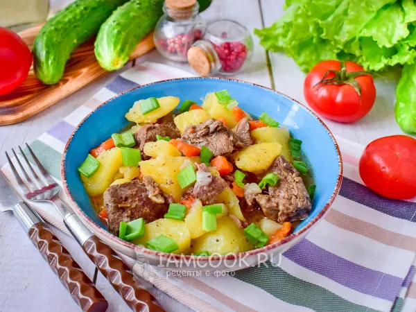 Фото блюда: Жаркое из лосятины с картошкой в казане