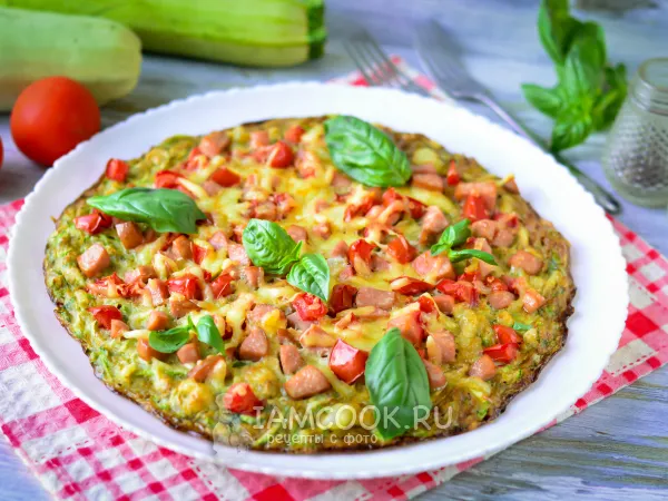 Фото блюда: Кабачковая пицца с колбасой в духовке