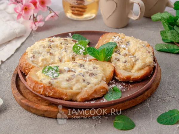 Фото блюда: Ватрушки из батона с творогом на сковороде