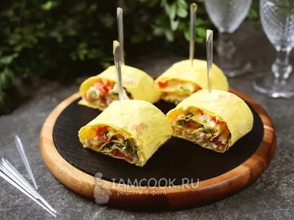 Фото блюда: Рулет из лаваша с икрой мойвы