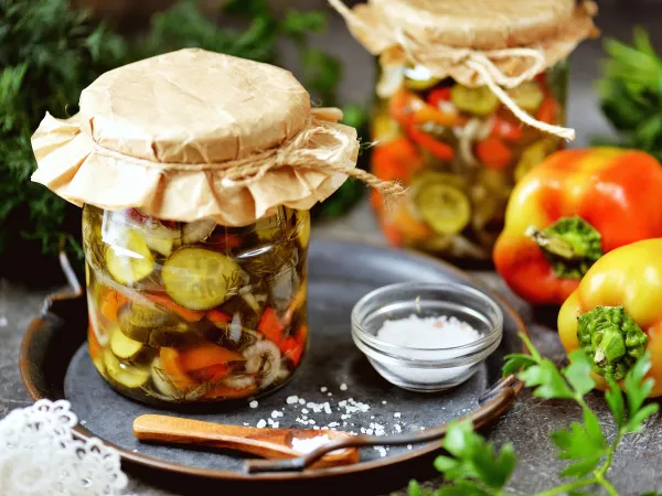 Фото блюда: Салат из огурцов и болгарского перца на зиму