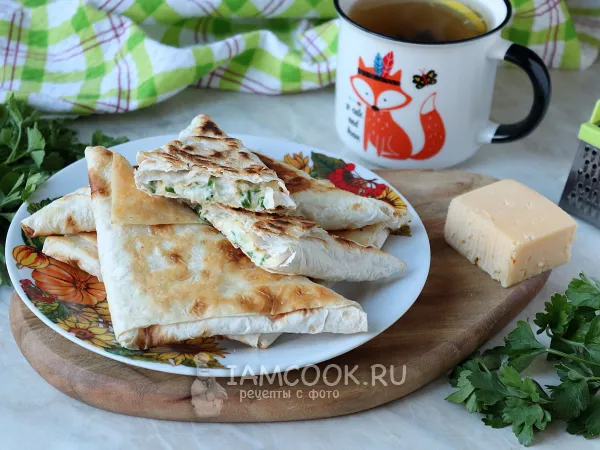 Фото блюда: Лаваш со шпинатом и сыром на сковороде