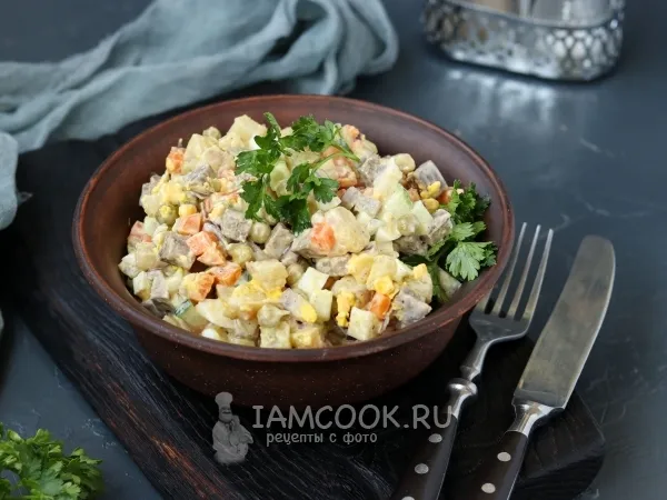 Фото блюда: Салат «Оливье» с языком и свежим огурцом