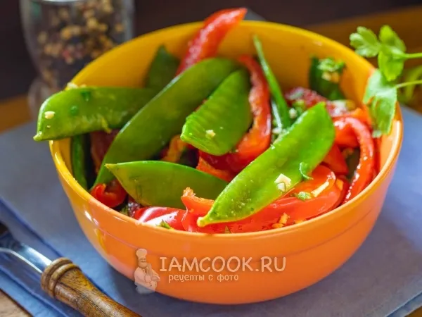 Фото блюда: Салат из стручков гороха