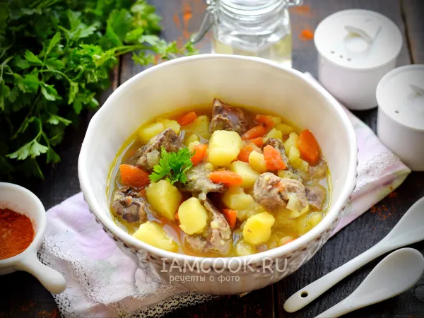 Фото блюда: Тушеная куриная печень с картошкой в кастрюле