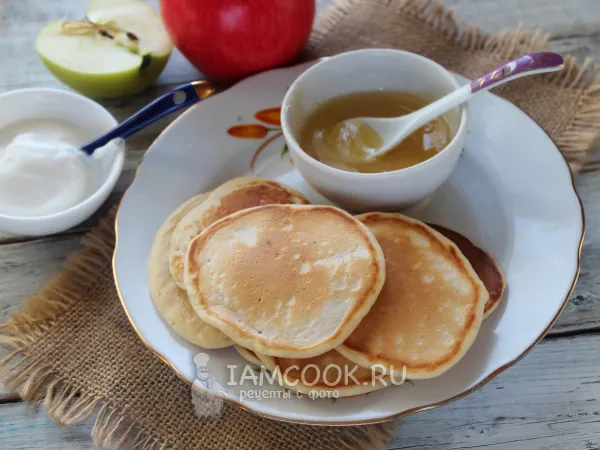 Фото блюда: Оладьи на ряженке с яблоками