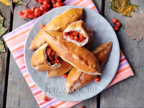 Фото блюда: Пирожки с красной рябиной в духовке