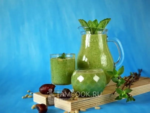 Фото блюда: Зеленый коктейль с арахисовой пастой