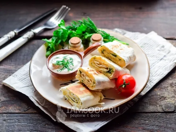 Фото блюда: Рулет из лаваша с сыром в духовке