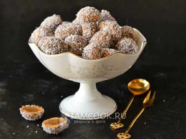 Фото блюда: Орешки со сгущенкой и кокосовой стружкой