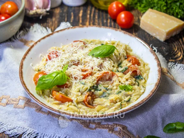 Фото блюда: Паста орзо с помидорами и сыром