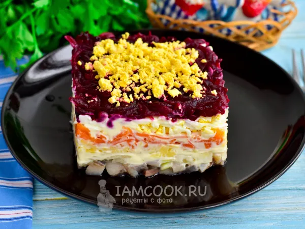 Фото блюда: Селедка под шубой с яйцом