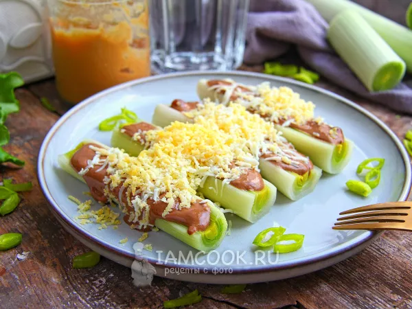 Фото блюда: Маринованный лук-порей